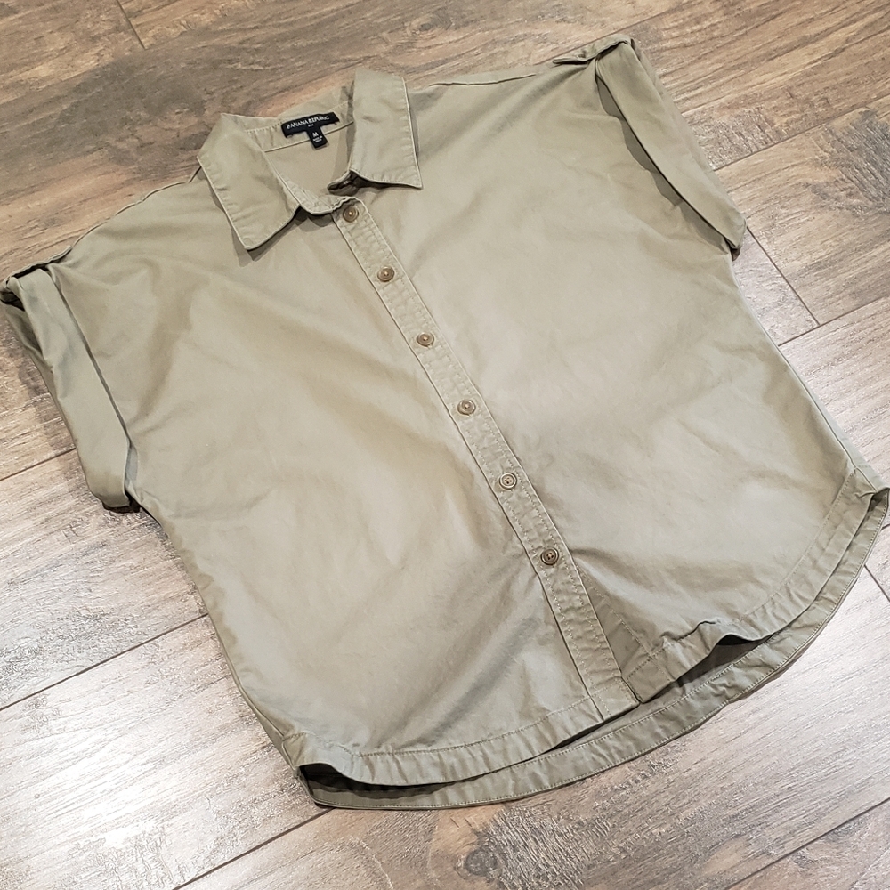 BANANA REPUBLIC Safari Green Boxy Cotton Button Down Short Sleeve Shirt Size M - Picture 3 of 10